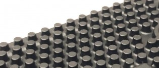 Round pin cooler